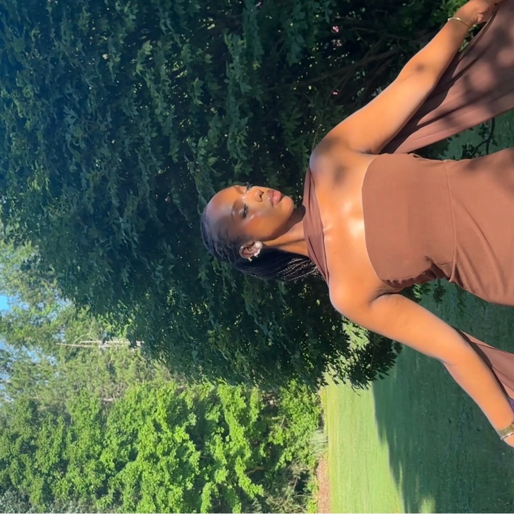 Meet your Posher, Clarissa